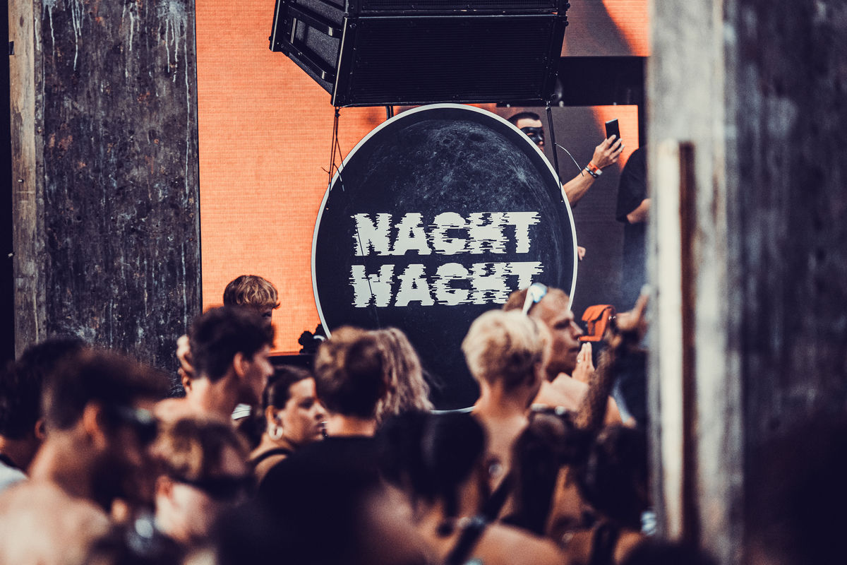 Loading... just a sec